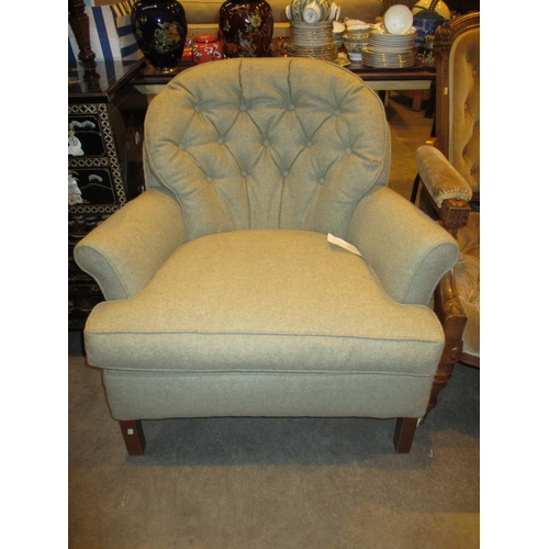 698 - Deep Buttoned Lounge Chair