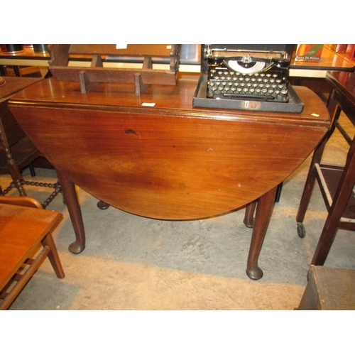 759 - Mahogany Gateleg Dining Table on Pad Feet