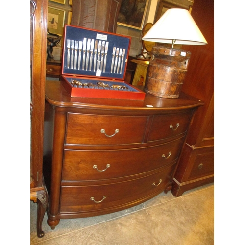 781 - Modern Bowfront Chest of 4 Drawers, 116cm