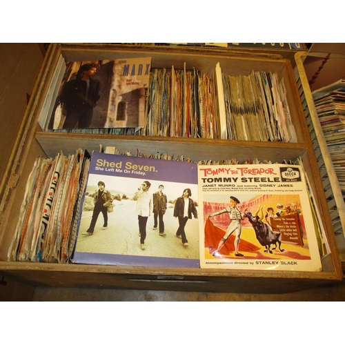 427 - Box of 45s including Richard Marx, Tommy Steele, Shed Seven