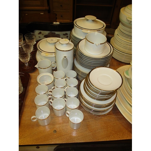 522 - Thoms Porcelain Dinner Service, 70 pieces