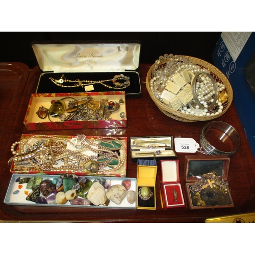 526 - Selection of Costume Jewellery etc