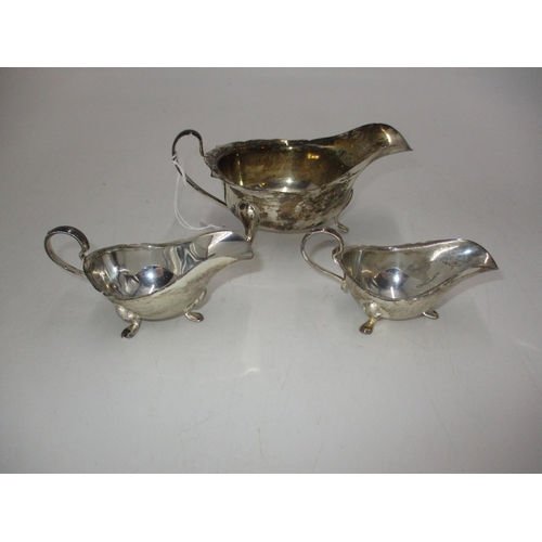 281 - WITHDRAWN FROM SALE Silver Sauce Boat, Sheffield 1959, Maker EV, along with a Pair of Miniature Sauc... 