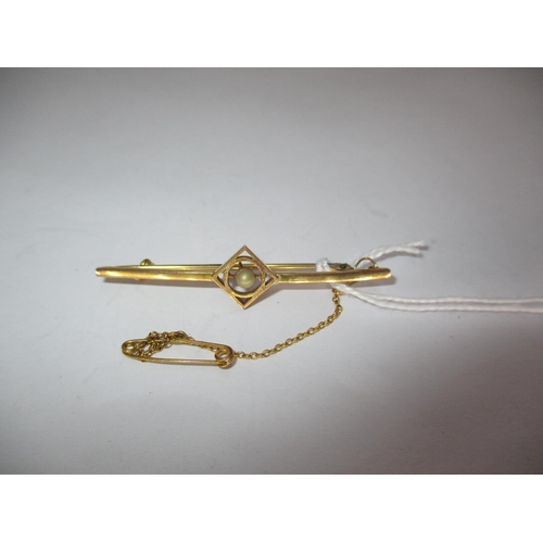 365 - 9ct Gold and Pearl Bar Brooch