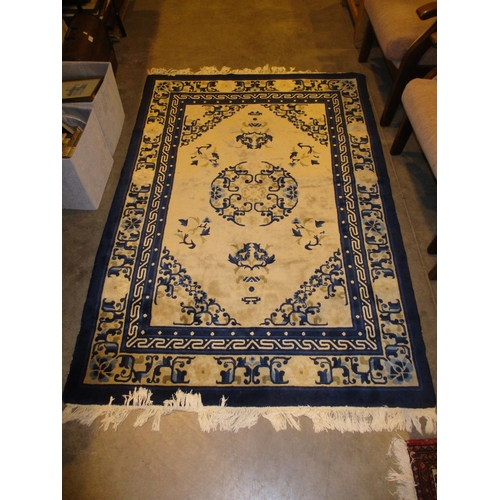 532 - Chinese Wool Rug, 180x122cm