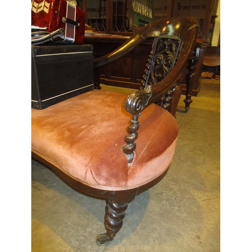 672 - Victorian Double Curved Back Parlour Settee