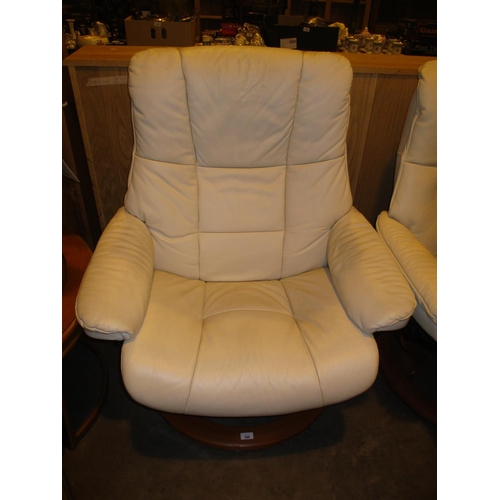 569 - Ekornes Stressless Cream Leather Chair