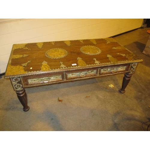 577 - Zanzibar Type Coffee Table, 122x60cm