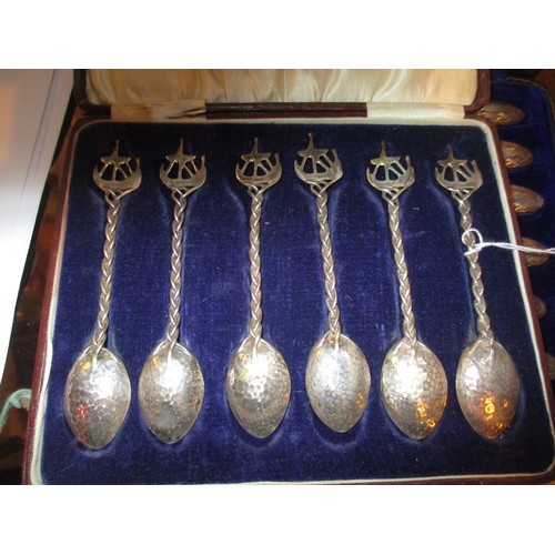 423 - Cased Set of 6 Arts & Crafts Silver Coffee Spoons having Longboat Terminals, 78g