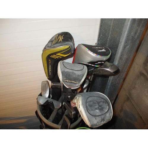 123 - Various Golf Bags and Clubs