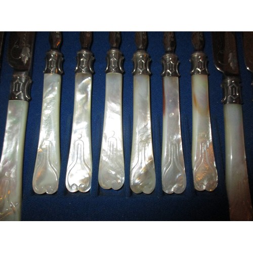 117 - Victorian Mahogany Cased Set of 18 Mother of Pearl Handle Fruit Knives and Forks