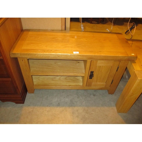 513 - Oak TV Unit, 91cm