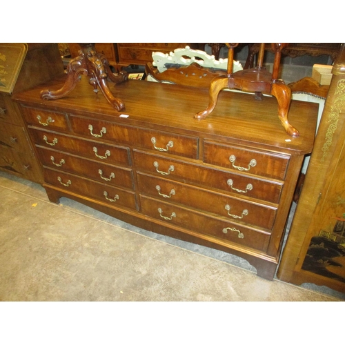 580 - Reproduction Mahogany Chest of 9 Drawers, 153cm