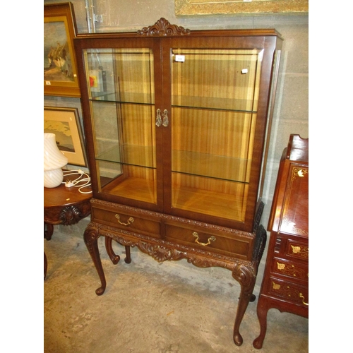 630 - Reproduction Mahogany 2 Door Display Cabinet, 92cm