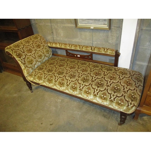 634 - Victorian Mahogany Chaise Longue