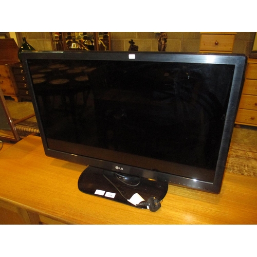 114 - LG 32in TV with Remote