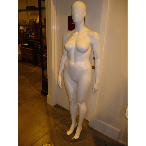 457 - Female Mannequin