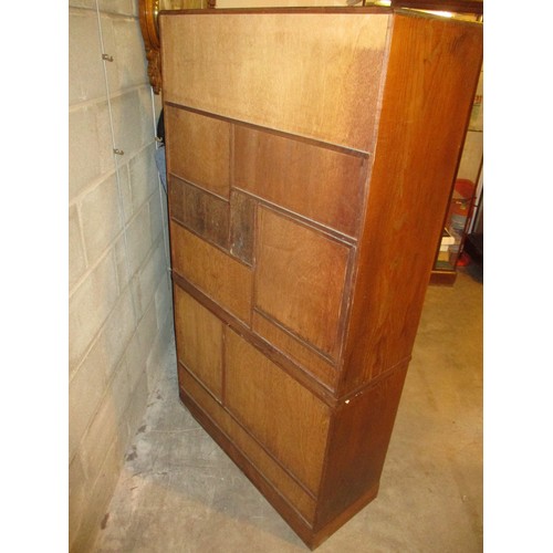 537 - Japanese Wooden Display Cabinet having Sliding Doors, Drawers and Shelves, 91cm