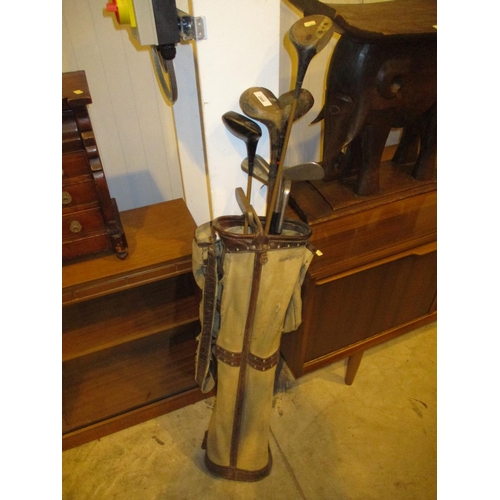 260 - Vintage Gold Bag and Clubs