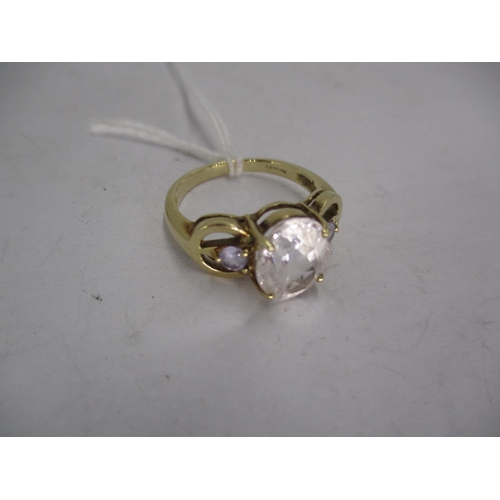 376 - 9ct Gold 3 Stone Ring, 3.4g, Size N