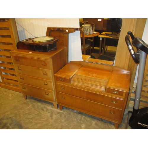 554 - Vintage Oak Chest of Drawers, Dressing Table and Bedstead