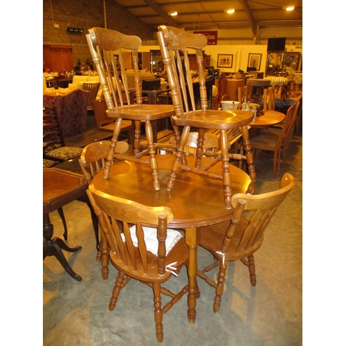 562 - Extending Dining Table with 6 Chairs