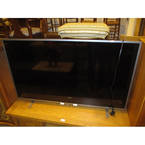 585 - Philips 50in TV with Remote