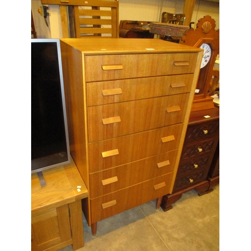 587 - Mid 20th Century Oak Chest of 6 Drawers, 61cm