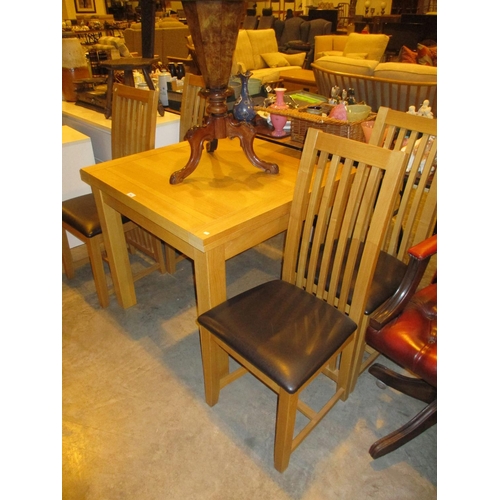 650 - Modern Oak Extending Dining Table with 4 Chairs