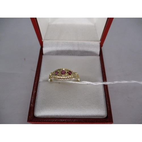 493 - 9ct Gold Ruby Ring