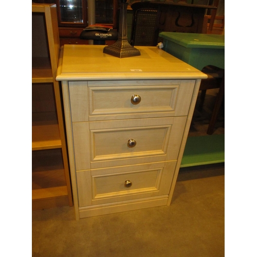 633 - Bedside Chest of 3 Drawers, 51cm