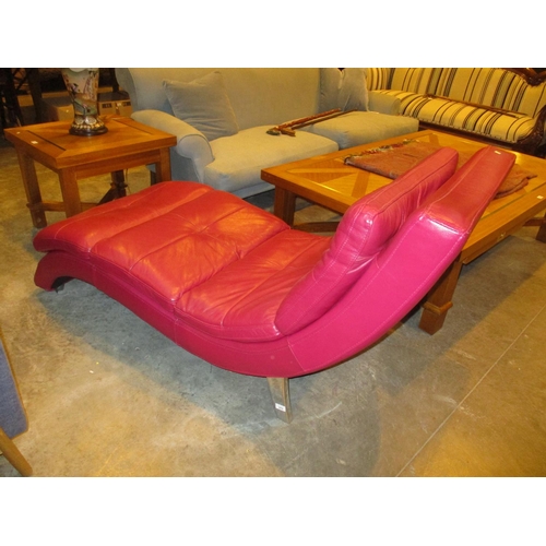 675 - Modern Red Leather Chaise Longue