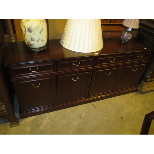 693 - Mahogany  Extending Dining Table with 6 Chairs and Sideboard