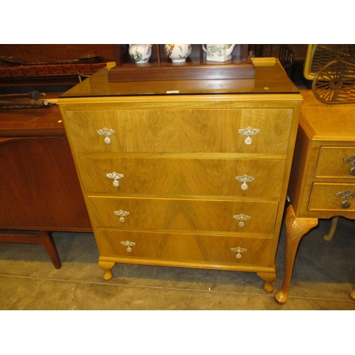 622 - Figured Walnut Chest of 4 Drawers, 77cm