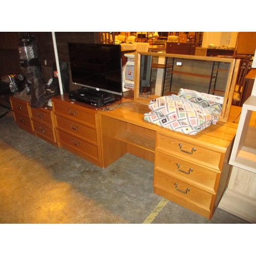 632 - Dressing Table, Chest of Drawers and a Pair of Bedside Chests