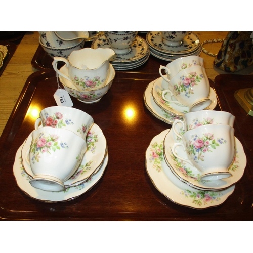 189 - Royal Albert Moss Rose 20 Piece Tea Set