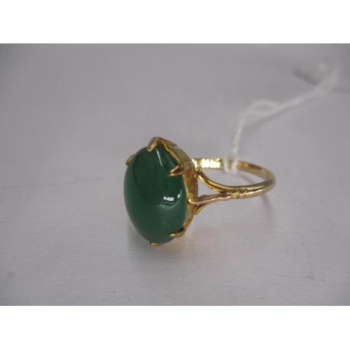 460 - 9ct Gold Green Cabochon Ring, 2.97g, Size P