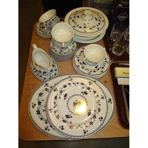 104 - Royal Doulton Yorktown Dinner Service, 34 pieces