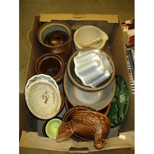 273 - Box of Kitchenalia