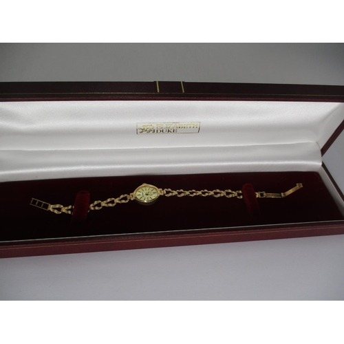 411 - Ladies 9ct Gold Sovereign Bracelet Watch, 7.54g, no glass