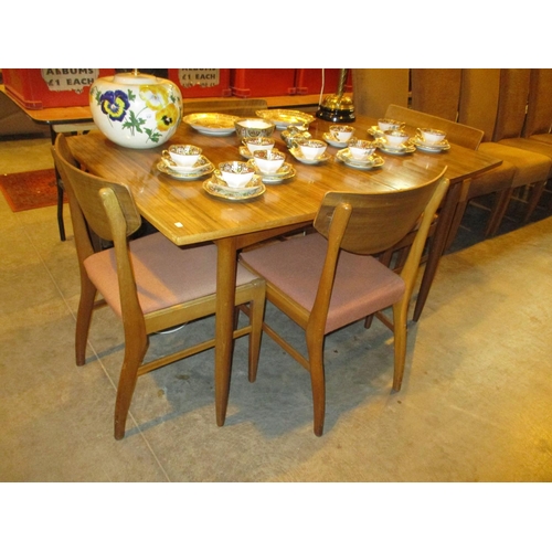 643 - Mid 20th Century Walnut 6 Piece Dining Room Suite