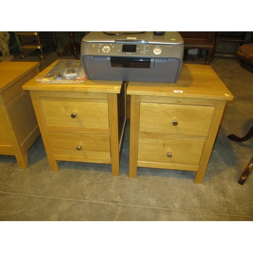 652 - Pair of Modern Oak Bedside Chests, 44cm each