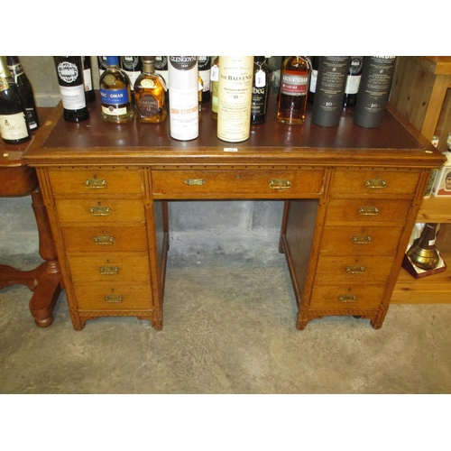 668 - Arts & Crafts Oak Double Pedestal Desk, 122x55cm