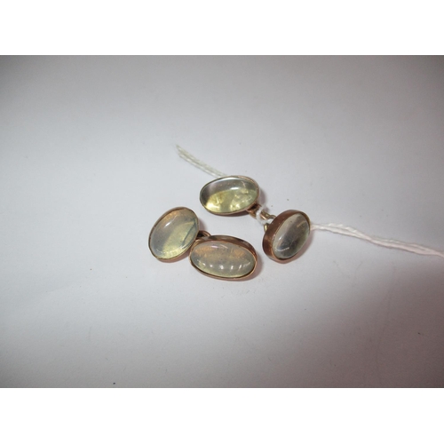 427 - 9ct Gold and Moonstone Cufflinks, 5.1g