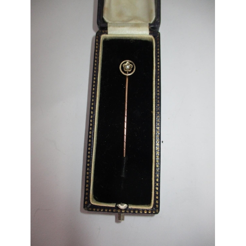 437 - 9ct Gold and Pearl Stick Pin, 0.87g