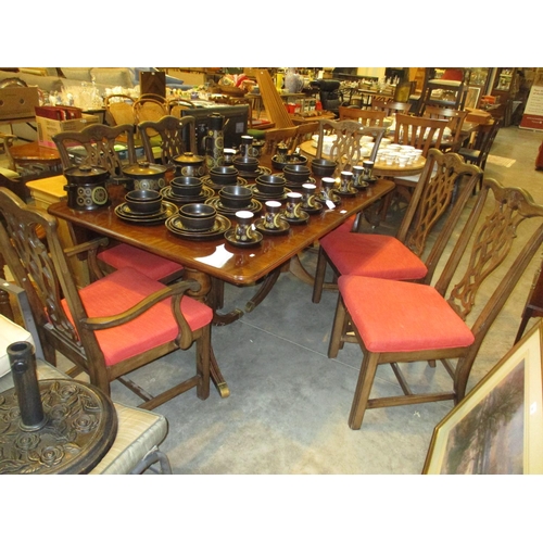 604 - Mahogany Extending Dining Table with 6 Chairs