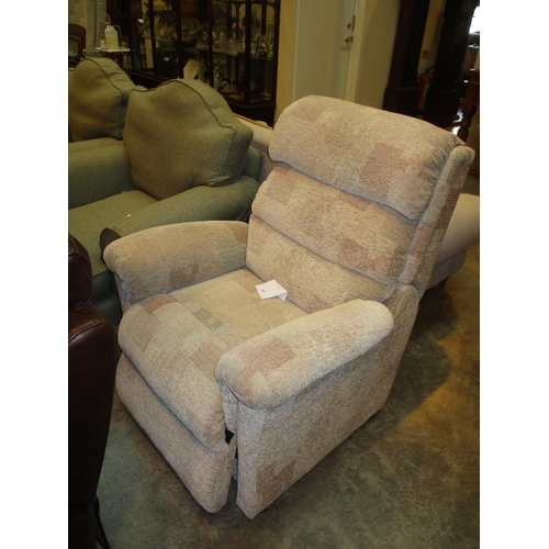 637 - La-Z-Boy Electric Riser Recliner Chair