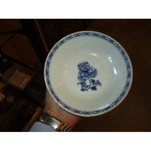 475 - Two Late 18th/Early 19th Century Chinese Export Porcelain Blue and White Dishes, 22 and 16cm