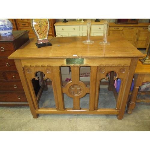 559 - Ecclesiastical Oak Altar Table with Brass Presentation Plaque Dated 1919, 137x76cm