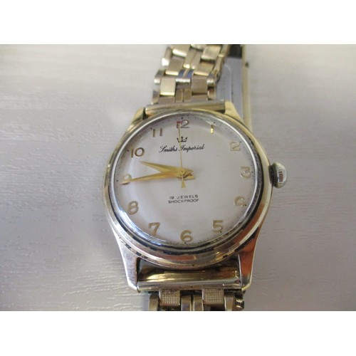 338 - 9ct Gold Smiths Imperial Vintage Wristwatch with Cream Dial and Sweep Seconds Hand with 19 Jewel Mov... 